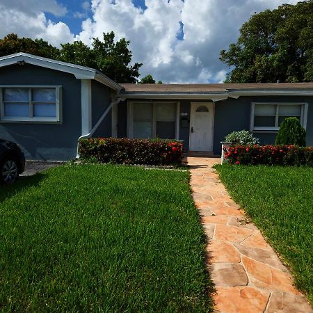 The Vacay Inn Lauderdale Lakes Exterior foto